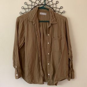 Everlane shrunken style shirt